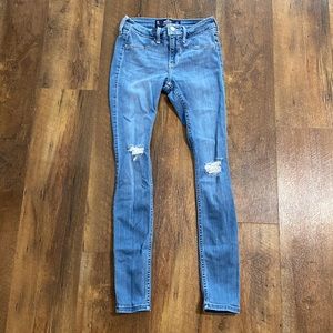 I’m selling high rise skinny jeans
